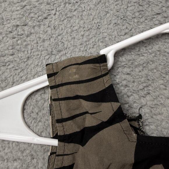 Leina'ala Tank Top Women's XS Gray and Black Hawaiian Floral Blouse - Picture 7 of 7